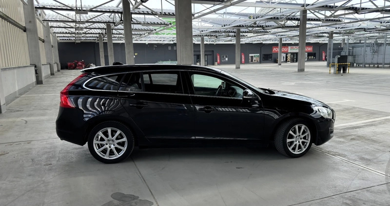 Volvo V60 cena 34900 przebieg: 262000, rok produkcji 2011 z Olsztyn małe 781